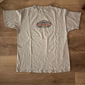 Vintage Hooters T-Shirt size Medium.